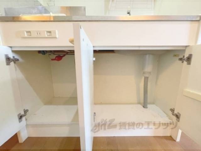 収納　キッチン下