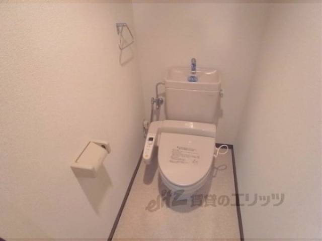 トイレ　ウォシュレット付です