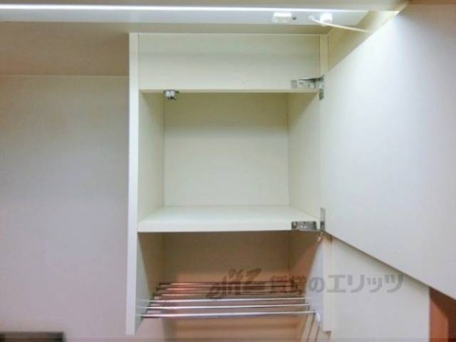 キッチン　上部収納