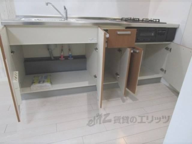 キッチン　下段収納