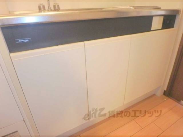 キッチン　収納下