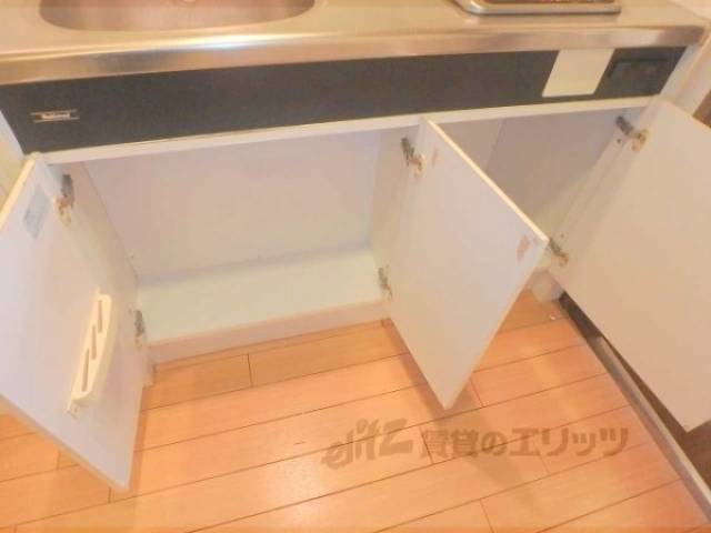 キッチン　収納下