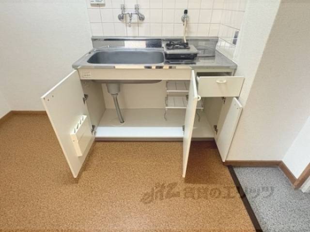キッチン　収納下部