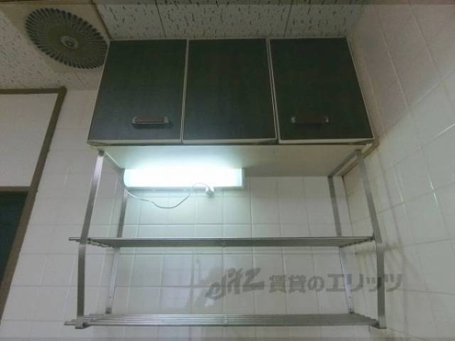 キッチン　キッチン上部収納