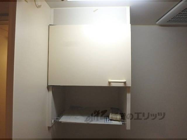 キッチン　上部収納　上部収納