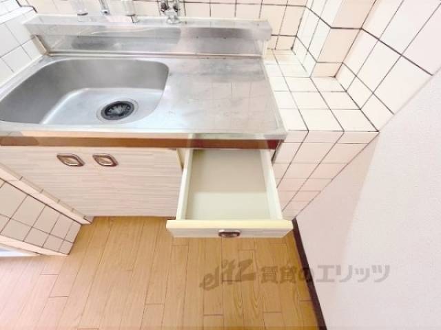 キッチン　引き出し