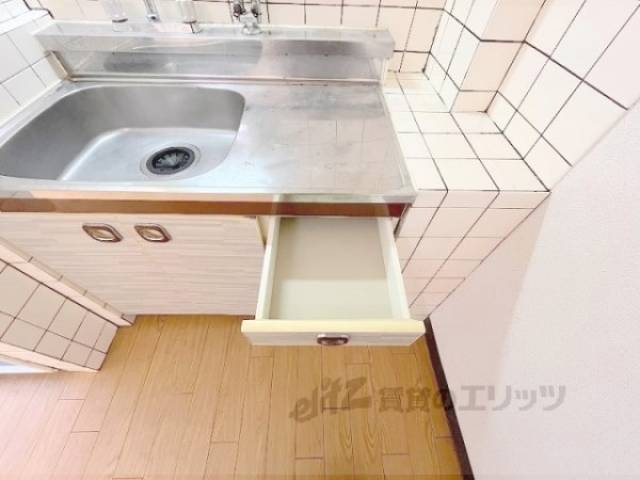 キッチン　引き出し