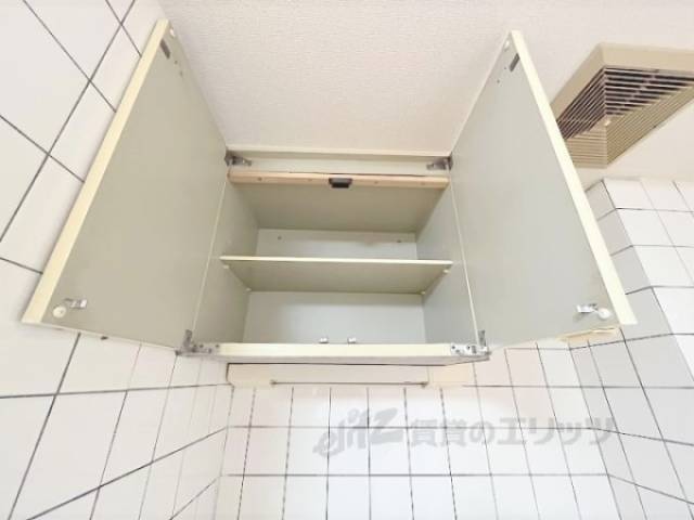 キッチン　上部収納