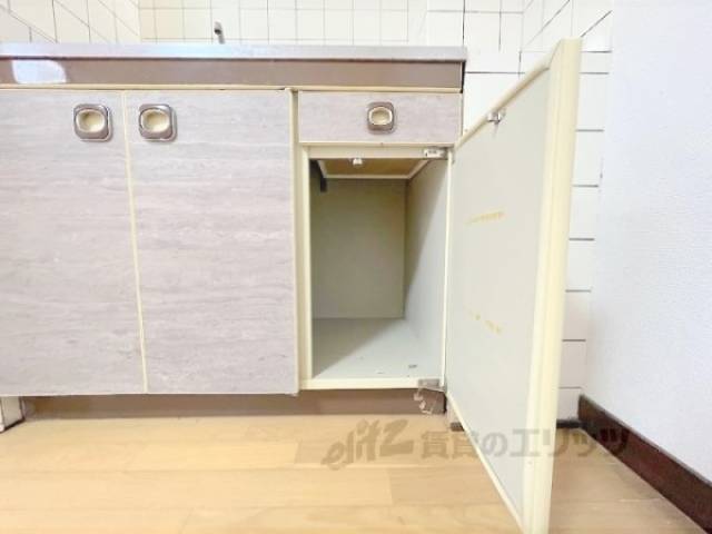 キッチン　下部収納