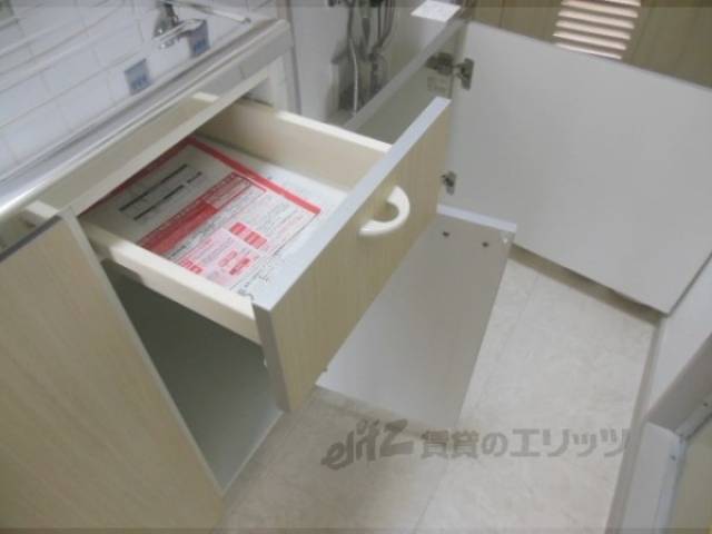 キッチン　下部収納