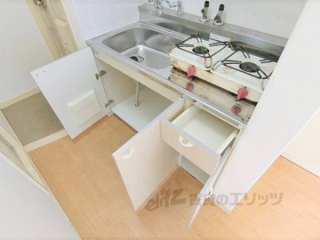 キッチン　下部収納