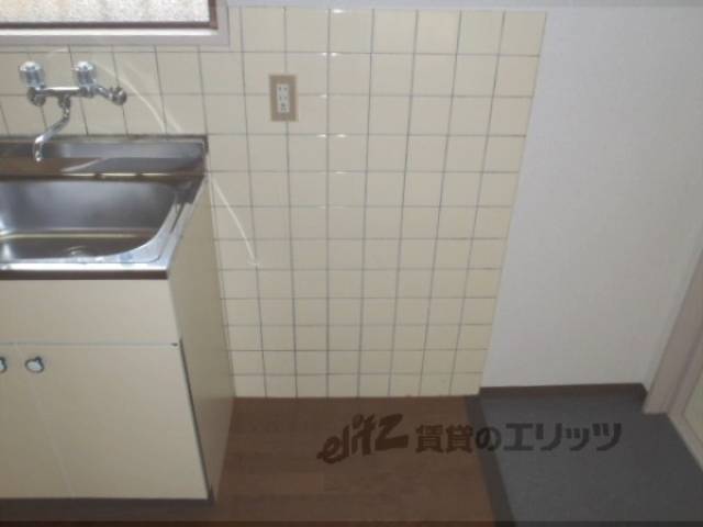 キッチン　冷蔵庫置き