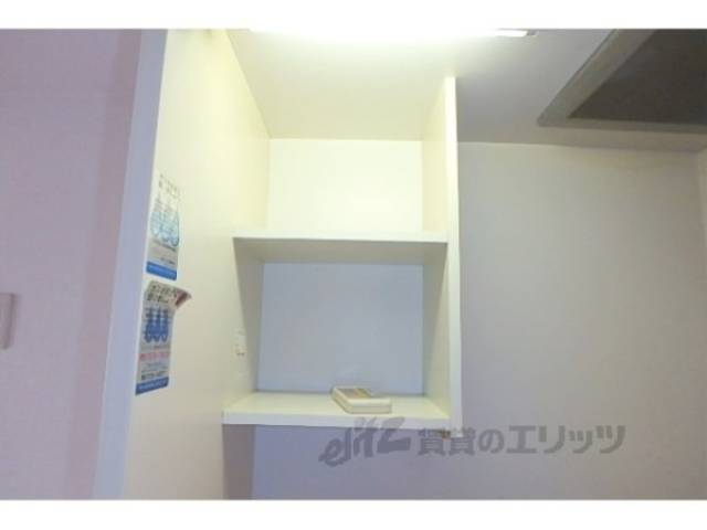 キッチン　収納棚