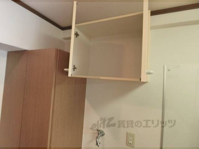 洗濯機置場　収納