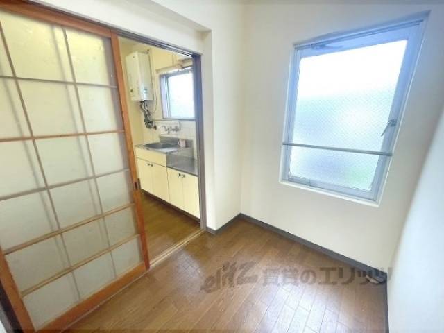 キッチン横部屋