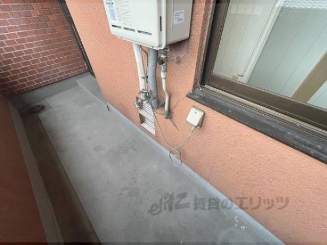 ベランダ　横