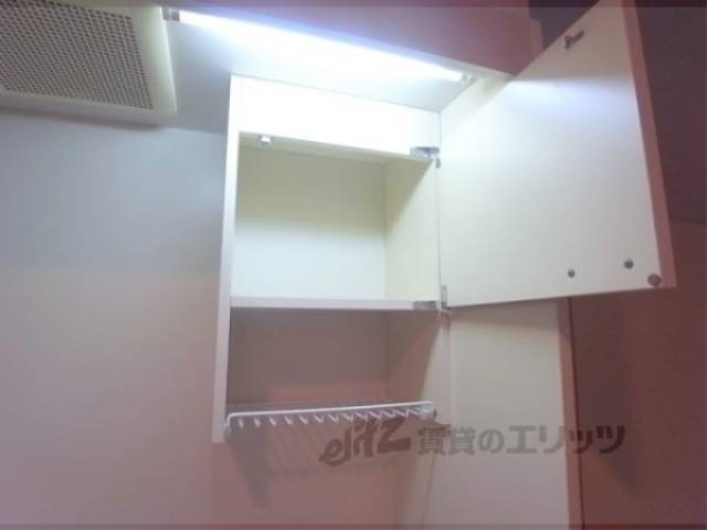 キッチン　上部収納