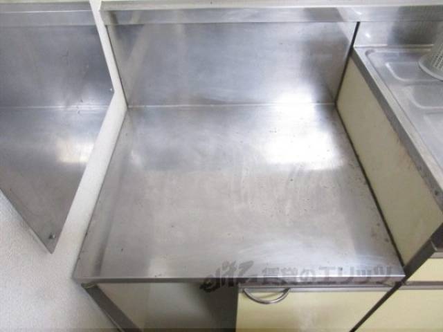 キッチン　コンロ置き場