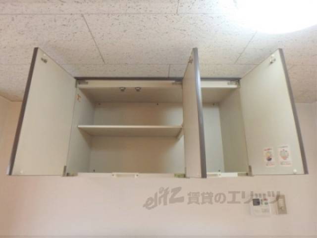 キッチン　キッチン上部収納