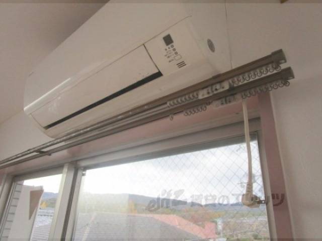 カーテンレール