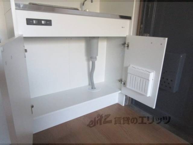 収納　キッチン下部収納
