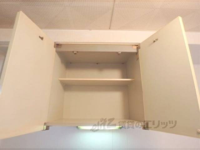 キッチン　キッチン上部収納