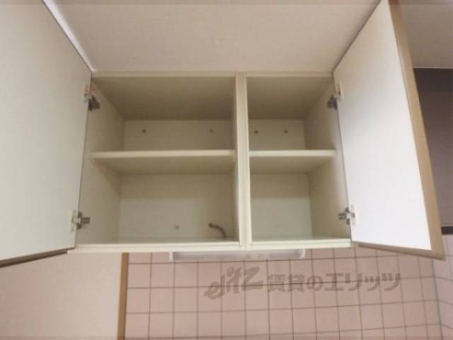 キッチン　キッチン上部収納