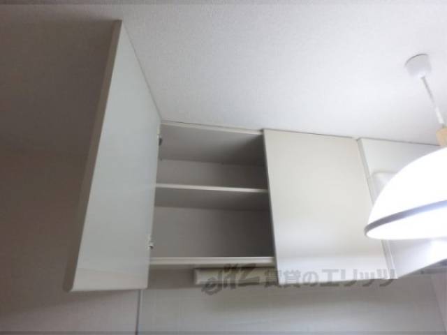 キッチン　キッチン上部収納