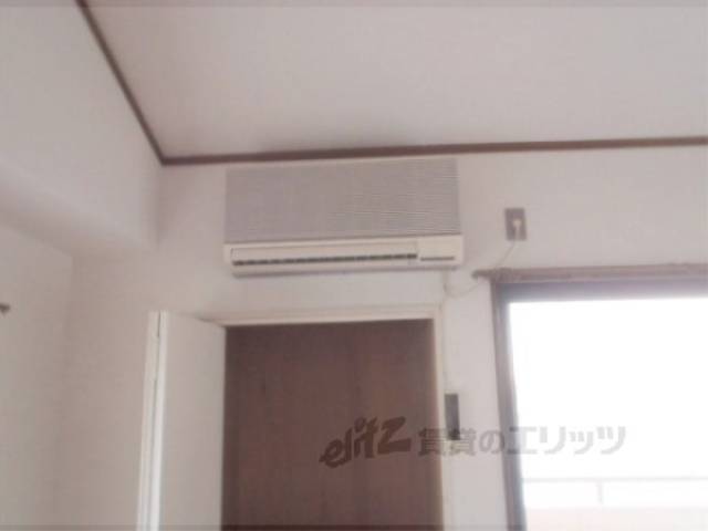 洋室　エアコン