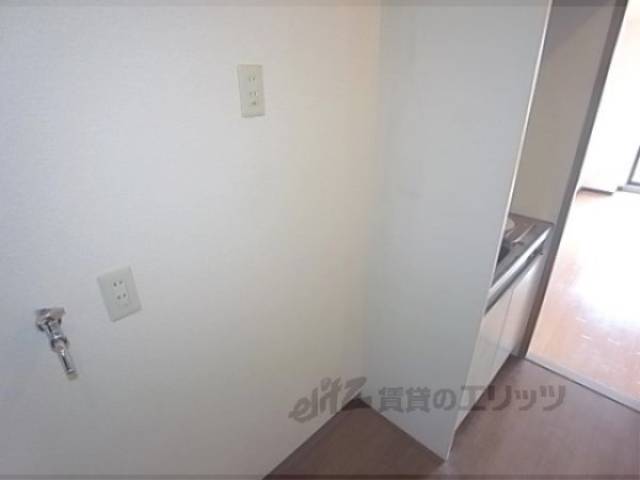 冷蔵庫置場　キッチンの隣に冷蔵庫置けますよ。