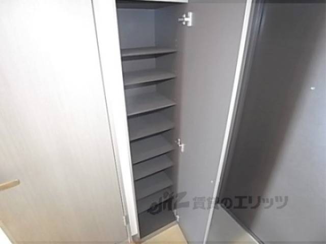 下駄箱　たくさん入りますね。