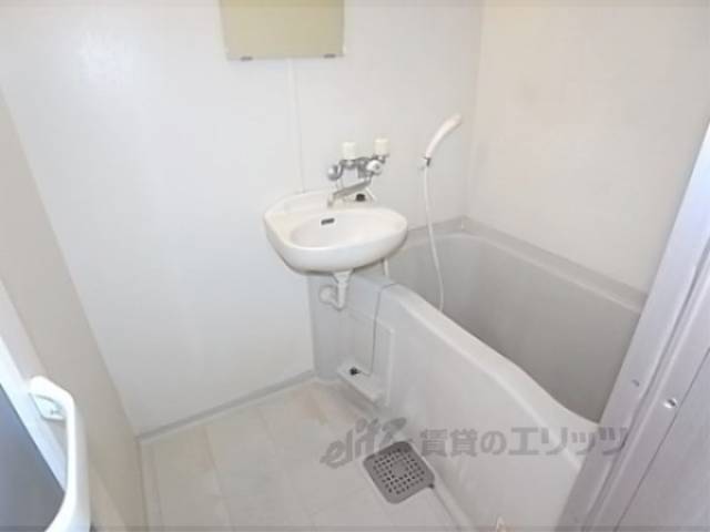 風呂　かがみついてますよ。