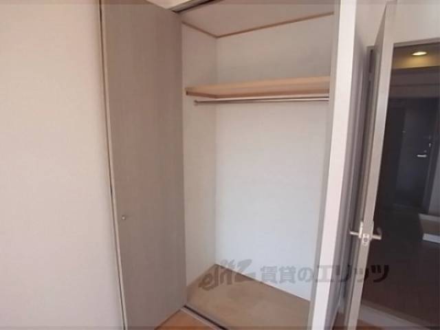 収納　パイプがついていて使いやすいですね。