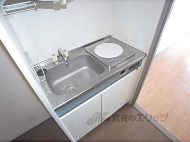 キッチン　ＩＨコンロ付きです。