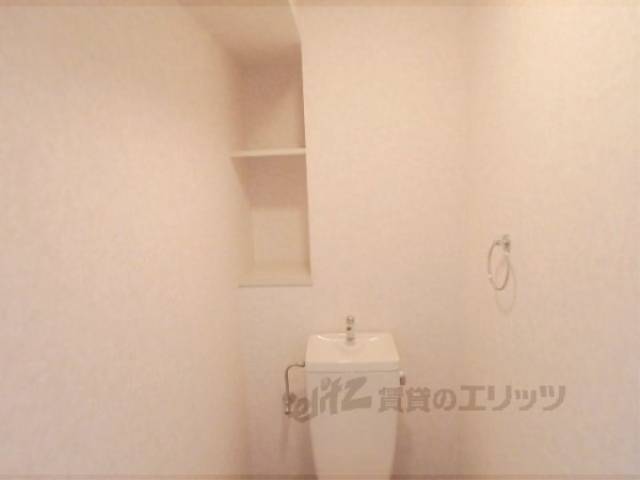 トイレ　トイレ棚
