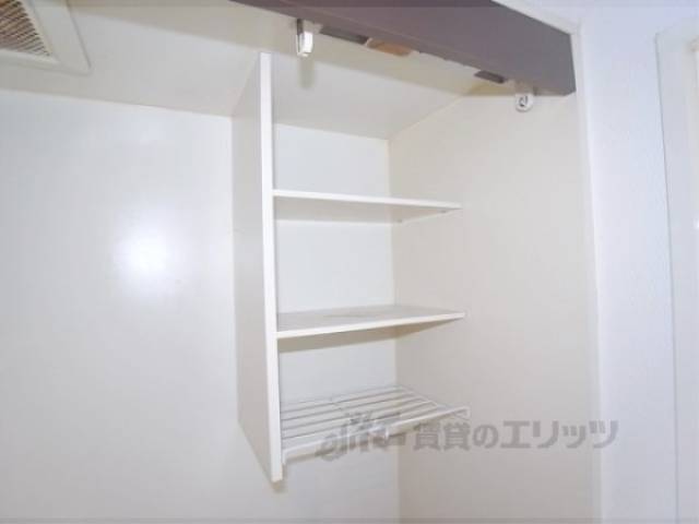 キッチン上の棚