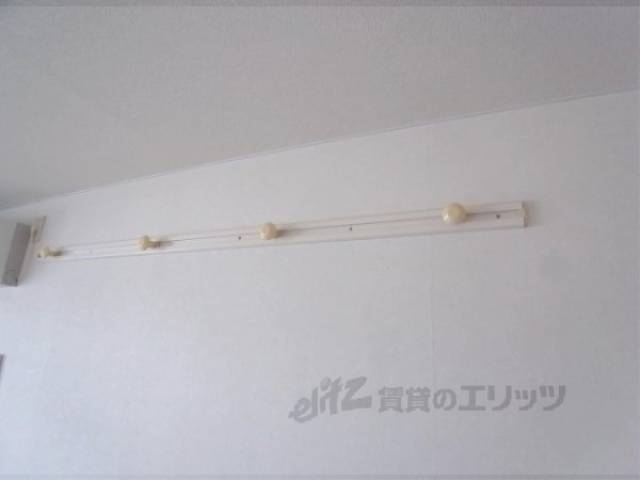 ハンガー掛け　よく着るものなど掛けられますね。