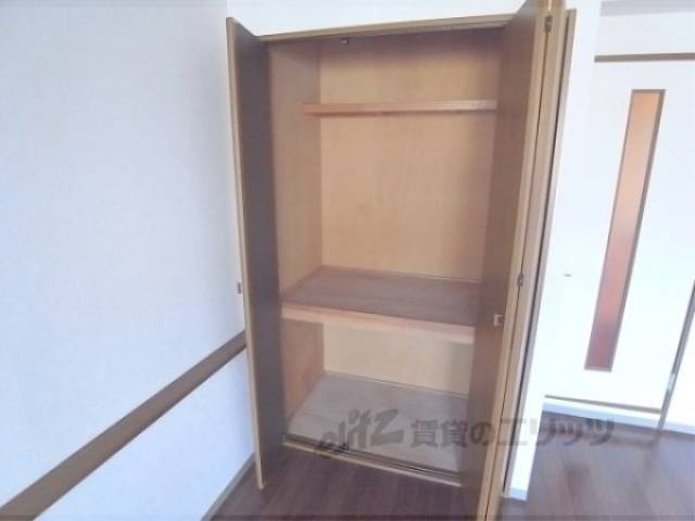 収納　２段に分かれていて使いやすいですね。