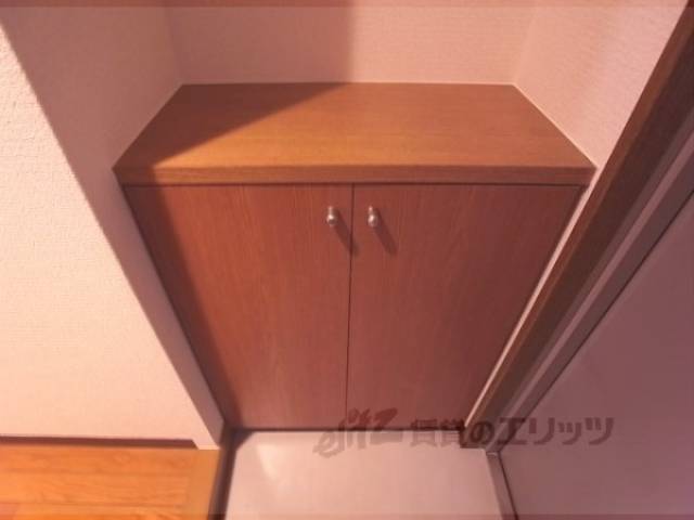 下駄箱　上にも荷物置けますよ