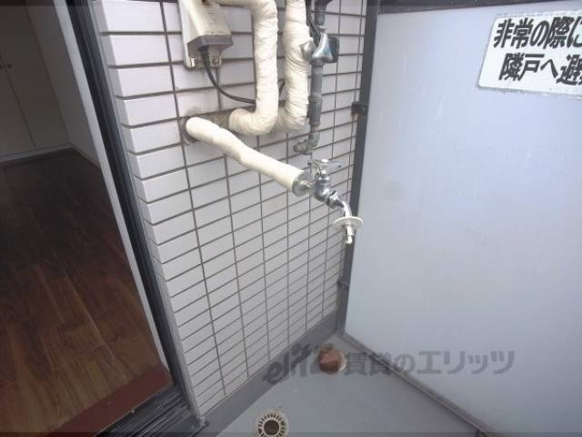 洗濯機置場　ベランダですが洗濯機設置できます