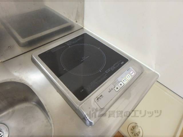 キッチン　電磁調理器