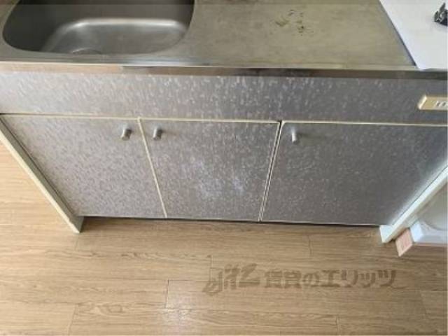 キッチン　収納下部