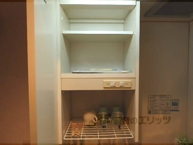 キッチン　収納棚