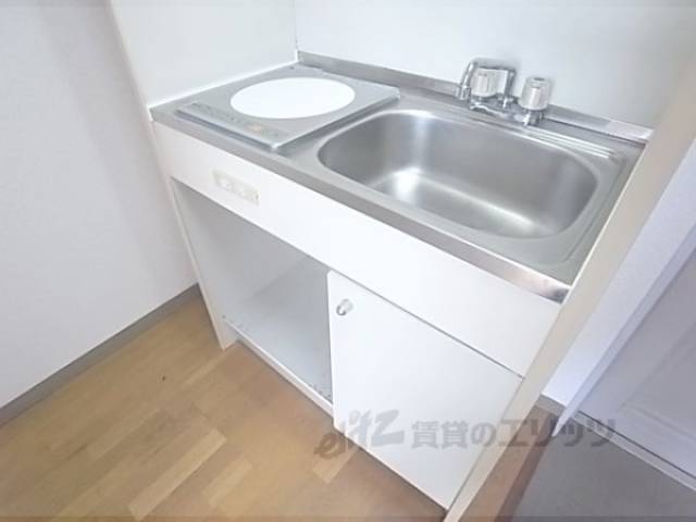 キッチン　１口ＩＨコンロ付きのキッチンです