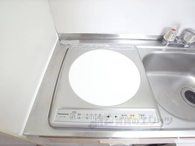 キッチン　１口ＩＨコンロ付きのキッチンです