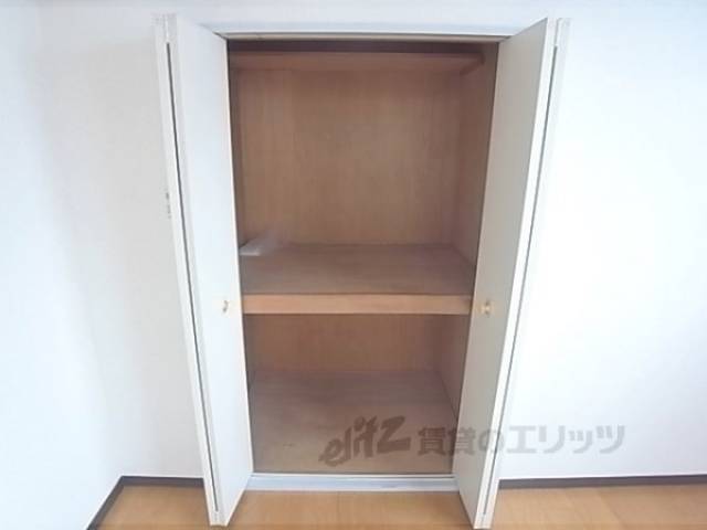 収納　奥行がありますので色々収納できます