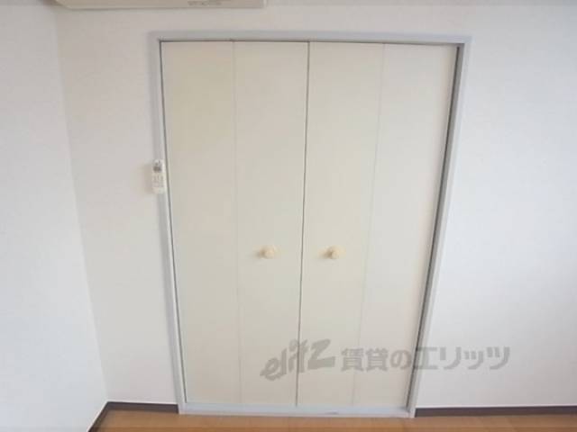 収納　奥行がありますので色々収納できます