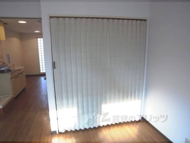 収納　奥行も横幅も広めの収納です