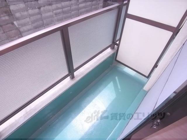 ベランダ　日当たりいいですよ