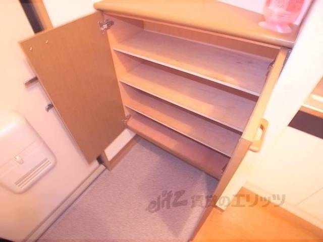 下駄箱　靴も収納できて玄関もスッキリ